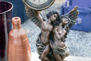 Cool Market Finds   Lovers Clock