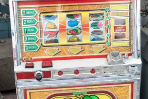 Cool Market Finds   Slot Machine